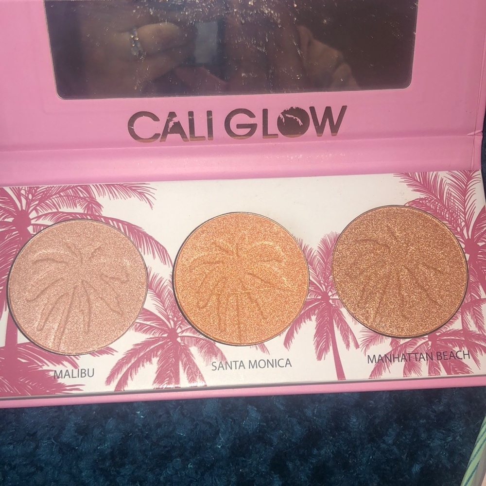 Makeup bundle - Picture 3 of 3